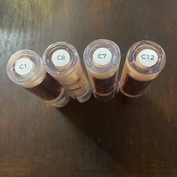 Revolution color seal and define concealer London - Picture 3 of 9